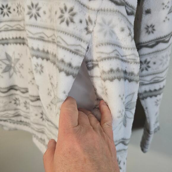 Eddie Bauer Fleece Pull Over Women's XL Gray White Snowflake 1/4 Zip Athleisure - Picture 3 of 8